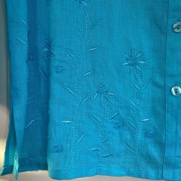 Laura Petites Blue Linen Embroidered Button Down, Collared Shirt. Size M - Picture 2 of 8